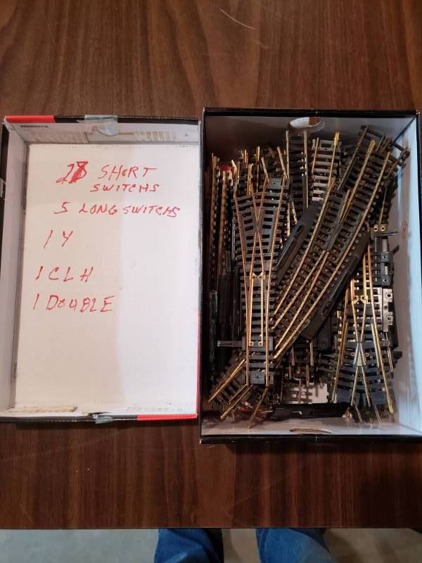 lot 7496 image: Box of Switches - 27 short, 5 long, 1 Y, 1 CLH, 1 Dbl