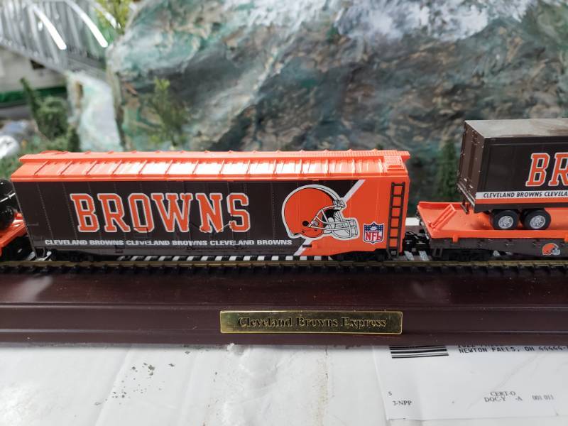 MasterPieces Wood Train Engine - NFL Cleveland Browns - Officially