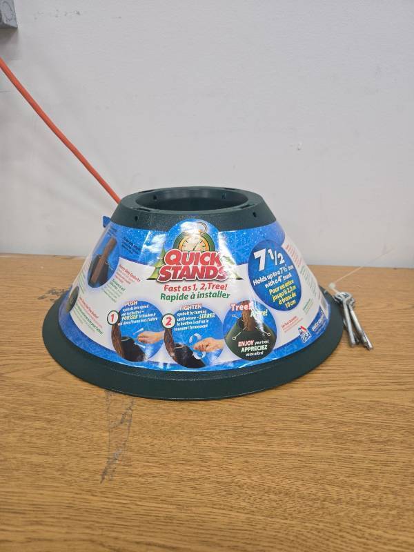 lot 13754 image: EMSCO 1513 7.5 ft. Promo Poly Tree Stand