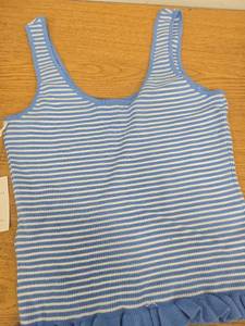 lot 41123 image: Free Assembly Womens and Womens Plus Ruffle Hem Knit Tank Top, Size Medium (8-10)