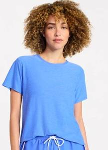 lot 41207 image: Athletic Works Womens and Womens Plus Relaxed ButterCore Tee with Short Sleeve Size L