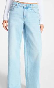 lot 41221 image: No Boundaries Mid Rise Baggy Jeans, Womens Size 20 LONG