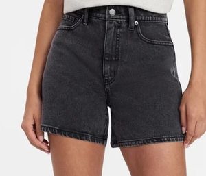 lot 41262 image: Time and Tru Womens High Rise Denim Shorts -Size 14