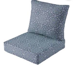 lot 41302 image: Better Homes & Gardens 24x 24 Outdoor Deep Seat Cushion, 2-Piece, Medallion