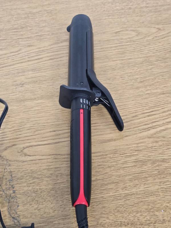 lot 38684 image: Revlon Hair Curling Iron with Temperature Settings Thick