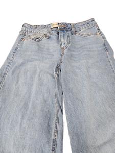 lot 41335 image: No Boundaries Womens Light Blue Denim Jeans -Size  2 Long