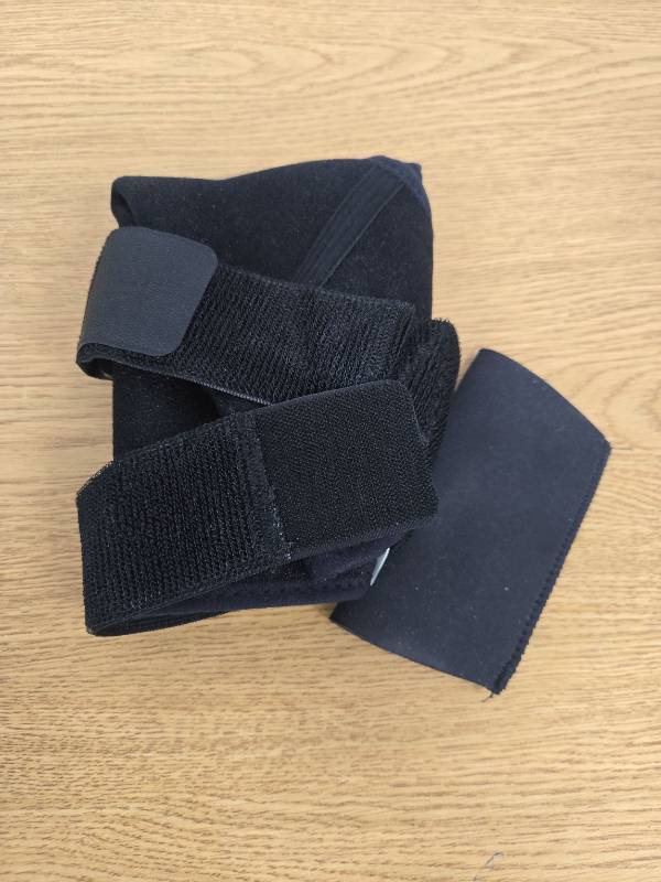 lot 38664 image: Neo G Easy-Fit Adjustable Neoprene Shoulder Support Brace, One Size FSAHSA Eligible UNIVERSAL SIZE