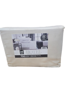 lot 41378 image: This Members Mark Hotel Premier Collection 700 Thread Count Egyptian Cotton Sheet Set Size Split King
