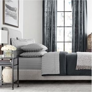 lot 42066 image: Members Mark 700-Thread-Count Hotel Premier Collection Egyptian Cotton Stripe Sheet Set- Queen
