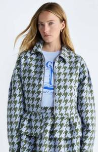 lot 41433 image: Free Assembly Womens and Womens Plus Houndstooth Peplum Jacket, Size Medium