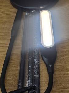 lot 41492 image: Mainstays Modern 71  LED Floor Lamp with 4 Brightness & 4 CCT Settings  Black  Teen & Tween & Adult