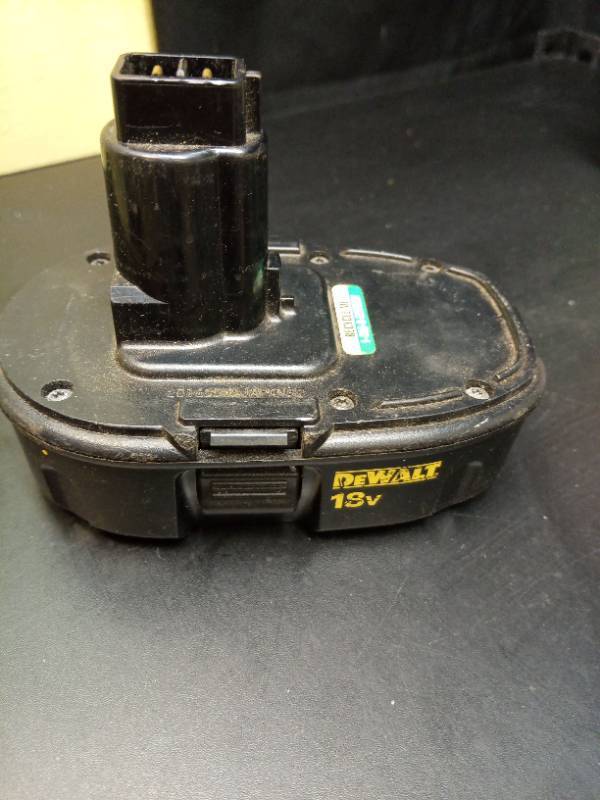 lot 2035 image: DeWalt Battery Replacement for Dewalt 18V Battery Compatible with Dewalt Battery 18 Volt DC9098 DC9099 DC970 DW9095 DW9096 DW9098 DW9099 DE9039 DE9095 DE9096 DE9098 18V Cordless Tools - Retail $23