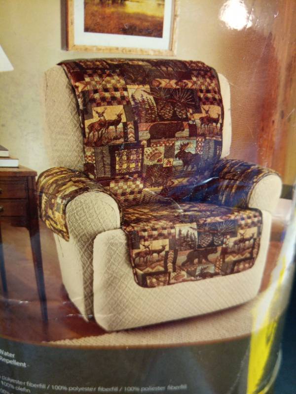 lot 2065 image: BLACK FOREST DECOR Cozy CabinLodge Chair Cover, Chair Slipcover, 65 W x 78.5 L - Retail $70