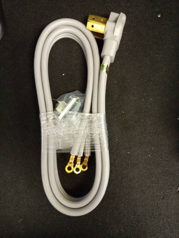 lot 2113 image: 3-Prong 30 Amp Dryer Power Cord - Retail $15