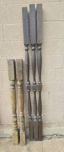 lot 407 image: (5) Wood Post - Tallest is 6ft 5in