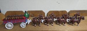 lot 107 image: 30 Cast Iron Horse Drawn Beer Wagon with Eight Horse Team - Barrels are removable
