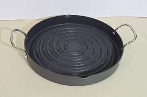 lot 148 image: Circulon 13 Hard Anodized Anti-Flare-Up BBQ Pan NEW