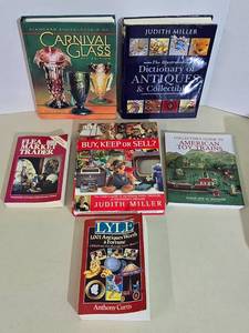 lot 189 image: Collectibles Reference Books Collection