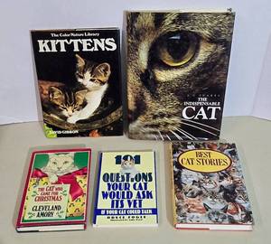 lot 190 image: Cat Book Collection - 5 Books About Cats and Kittens
