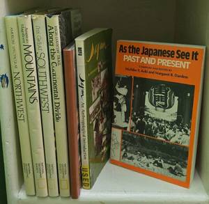 lot 195 image: Collection of National Geographic and Travel Books