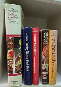 lot 204 image: Cookbooks