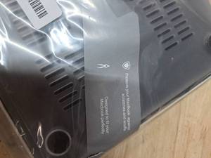 lot 4039 image: MacBook Laptop Protective Case