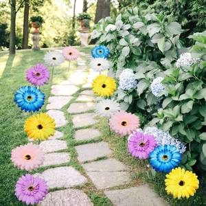 lot 14120 image: Demonwer 10 Pcs Daisy Garden Stakes Decor Daisy Garden Stakes Iron Crafts, Hand Forged Plant Pick Water Proof Flower Stick D�cor for Patio, Lawn, Yard Decorations