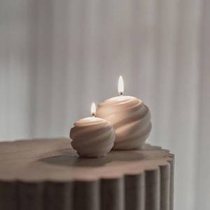lot 4198 image: 3.5inch Spiral Ball Candle Wooden Scented Aesthetic Cylinder Candle,Home Office Danish Pastel Trendy Room Floating Shelves Decor Small Candles, Soy Wax Ball Shaped Candles,Set of 3(White)