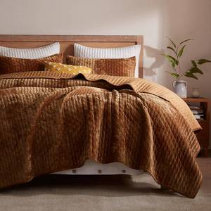 lot 876 image: LEAONME Velvet Quilt Set FullQueen Size 90x98, Lightweight Caramel Velvet Comforter Set with 2 Matching Shams, Soft Cross Stitch Bedspread Coverlet Bedding Set for All Season - Retail $90