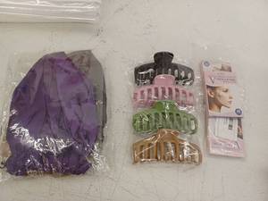 lot 12175 image: Miscellaneous Beauty Lot