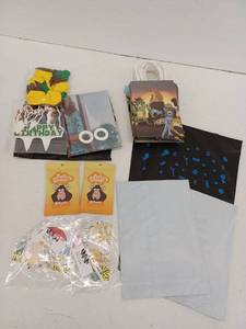 lot 12290 image: Miscellaneous Party Supplies Lot