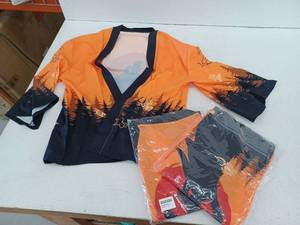 lot 12295 image: 3 Pack Large Kimono Shirts