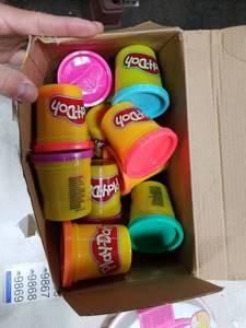 lot 9866 image: Bulk Variety of Colors Playdoh