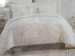 lot 9896 image: Luxury Bedding King Tinley Cotton Bed Set  - Retail $0
