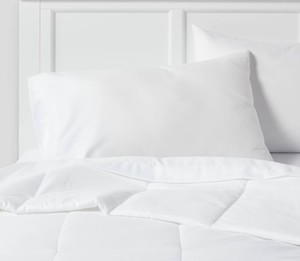 lot 9810 image: FullQueen All Season Comforter Insert White - Room Essentials Microfiber, Secure Corner Tabs, Box Quilting, 170 Thread Countt SHIPPING DIRT PRESENT  - Retail $33