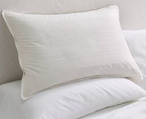 lot 9885 image: StandardQueen Machine Washable Medium Down Bed Pillow - Casaluna - Retail $45