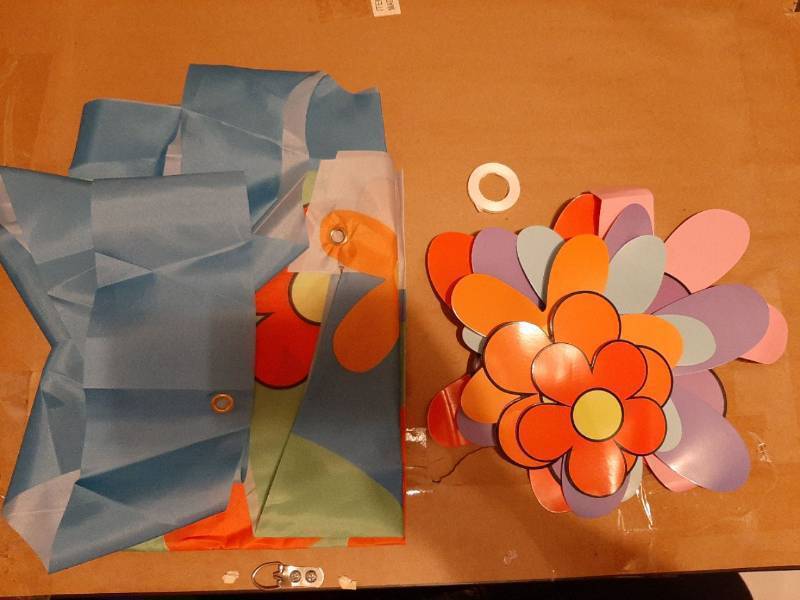 lot 44233 image: Halloween Trunk or Treat Car Decorations Kit for Flower Themed with Featuring Floral Background Fabric, Paper Cards and Polka Dot Adhesive for Car SUV Decoration - Retail $26