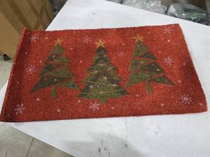 lot 7657 image: Christmas Tree Door Mat 16.5 x 29 Inch