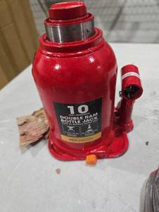 lot 7690 image: Double Ram Bottle Jack