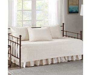 lot 3899 image: Looks like a day bed Cover With Pillow Covers