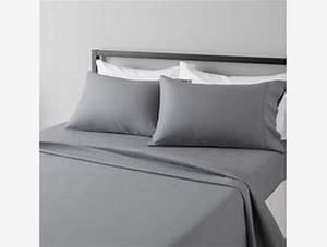 lot 7685 image: 4 Piece Queen Sheet Set