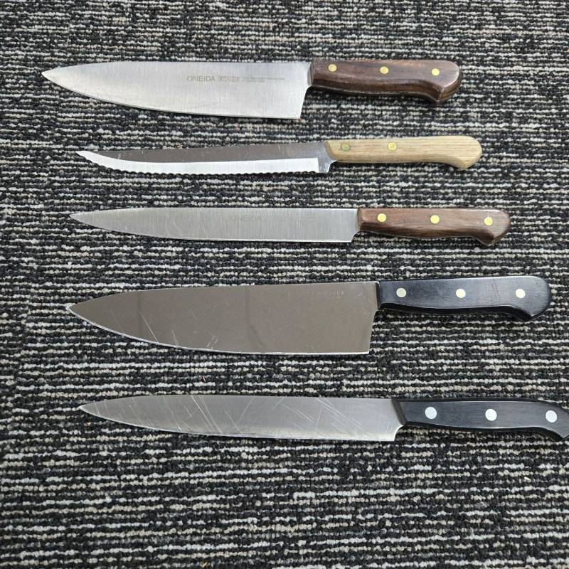 lot 347 image: Oneida Edge Kitchen Knife Set