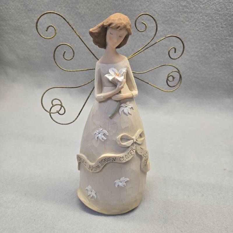 lot 382 image: Memorial Angel Figurine with Wire Wings and Lily Flowers