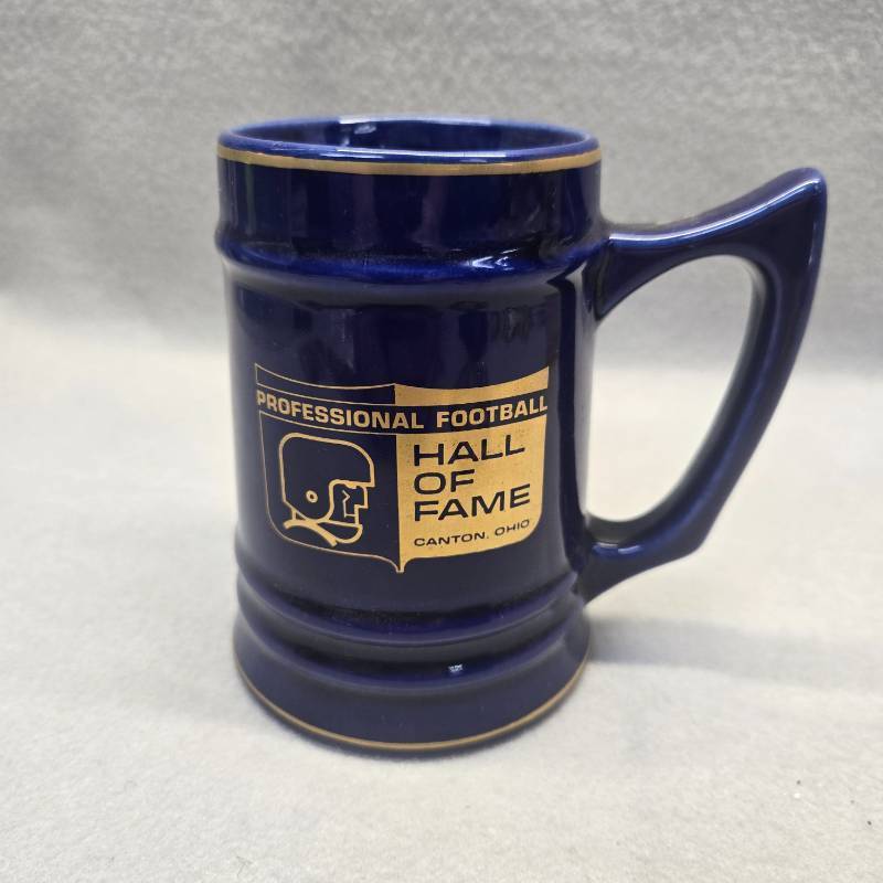 lot 394 image: Professional Football Hall of Fame Canton Ohio Ceramic Mug