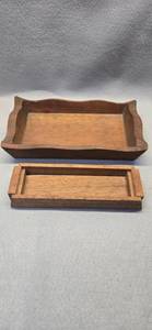 lot 425 image: Wooden Serving Tray Set with Handles
