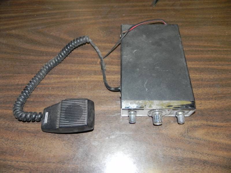 lot 10526 image: Regency CR-202 CB Radio