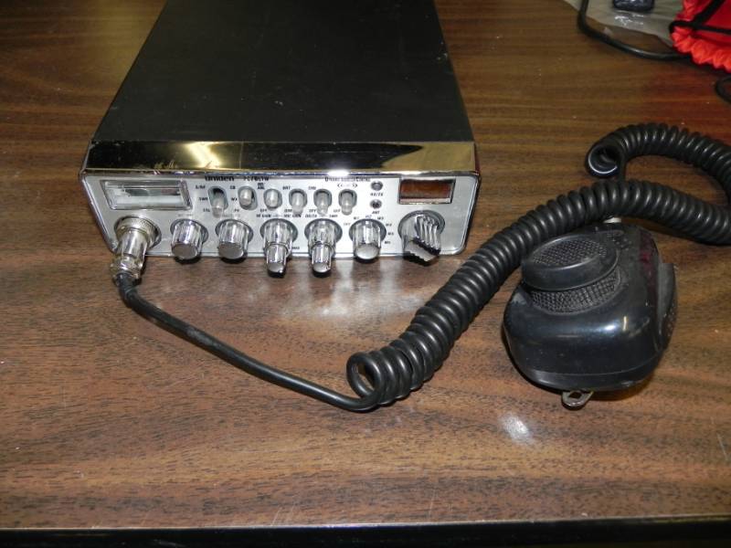 lot 10529 image: UNIDEN PC78LTW CB RADIO