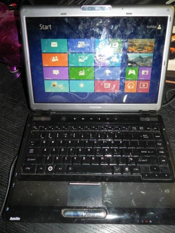 lot 10558 image: Toshiba Satelite Laptop Computer