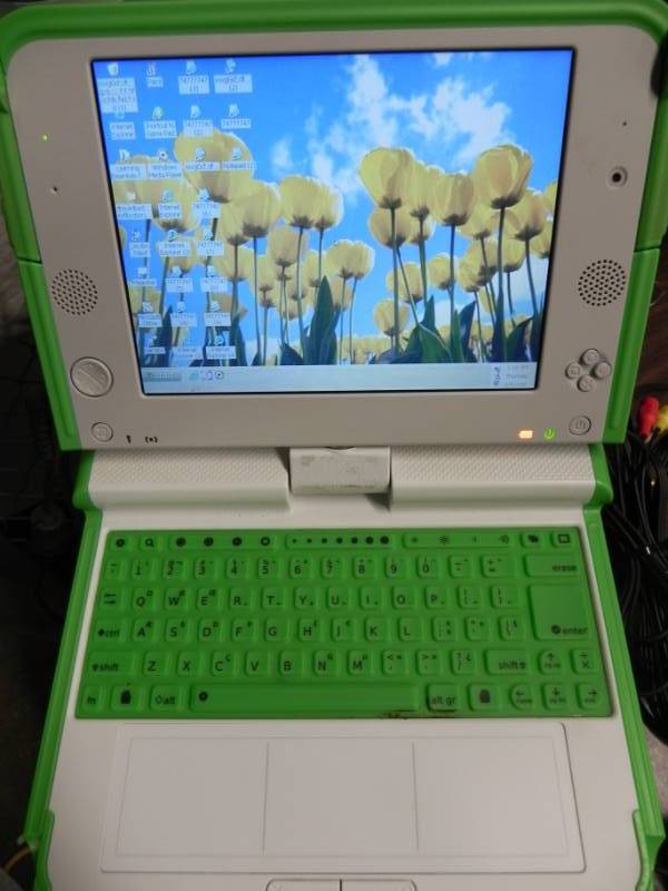lot 10567 image: Kids Laptop