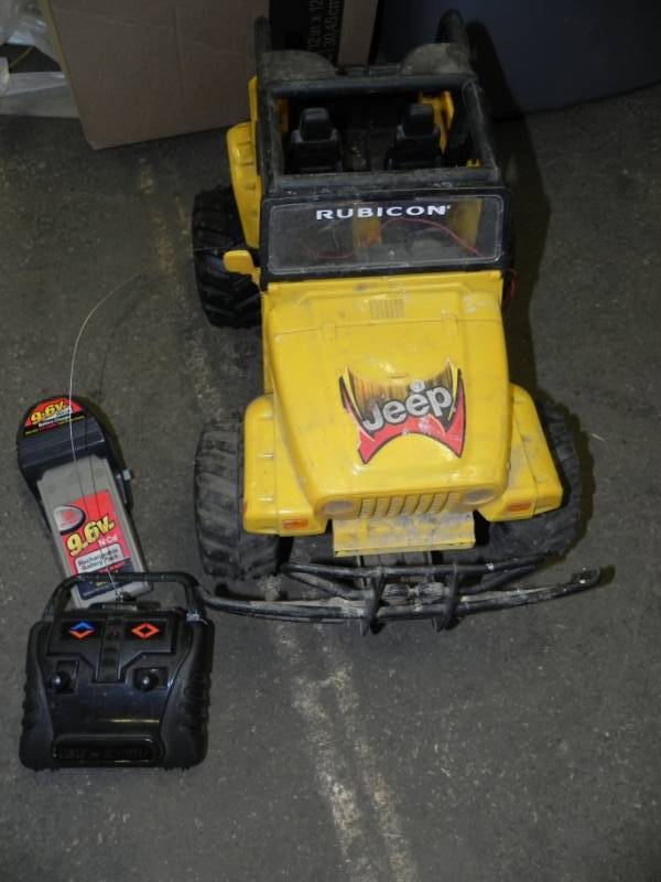 lot 10587 image: Battery Operated RC Car